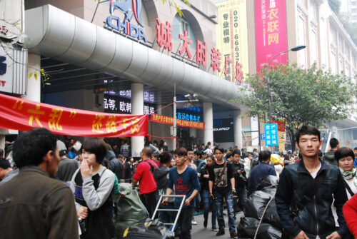 Tình Hình Nhập Khẩu Phụ Kiện Trang Trí Tết